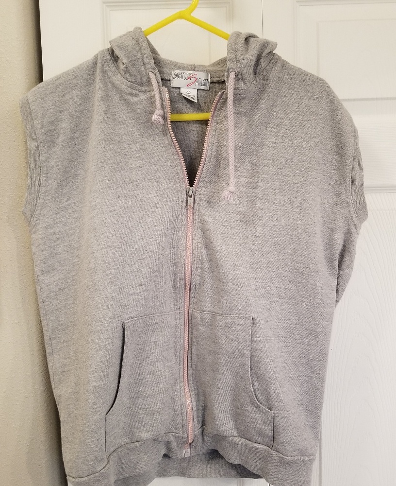 Sleeveless hoodie